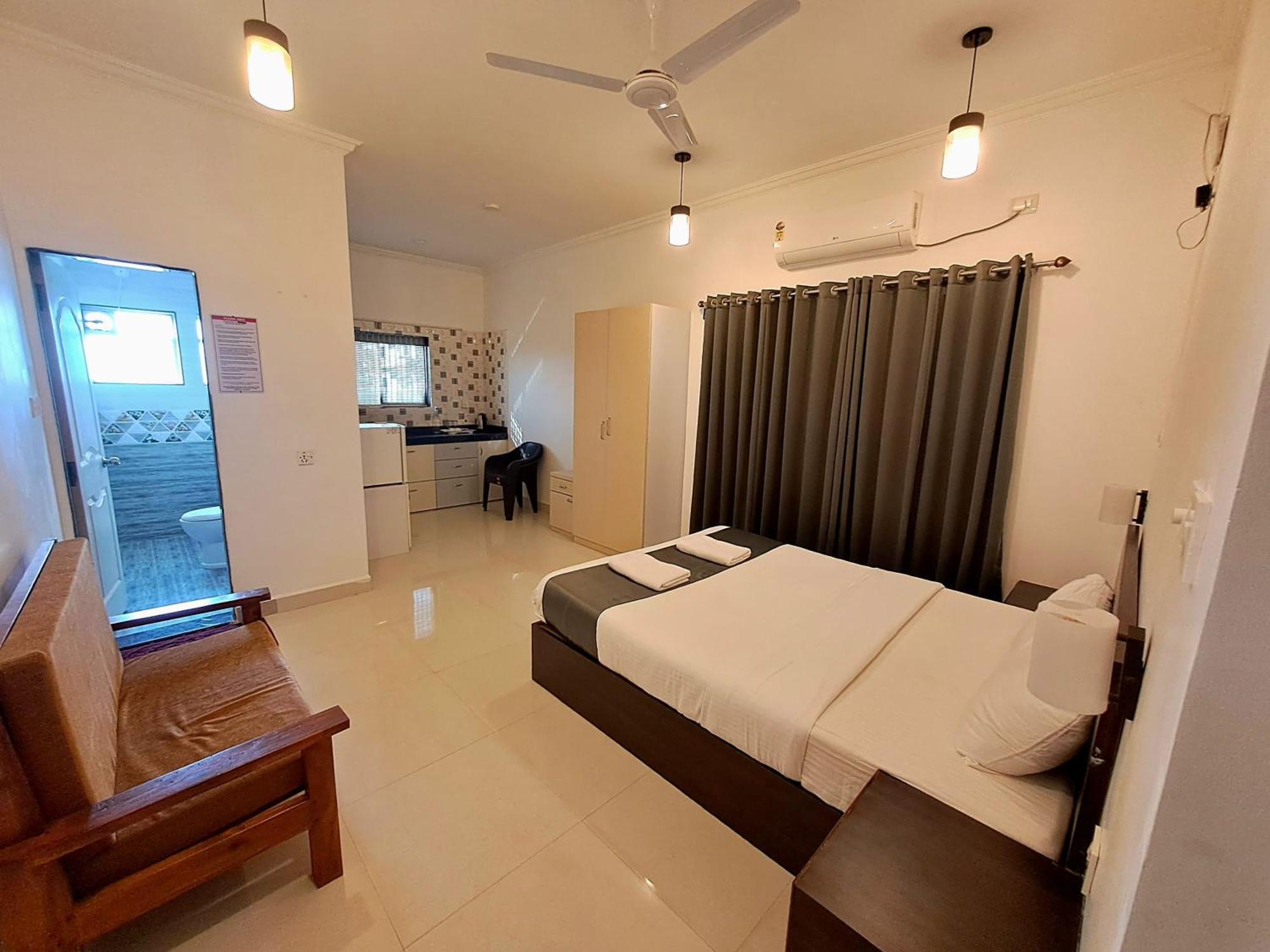 Hotel Rsa Residency Pernem Buitenkant foto
