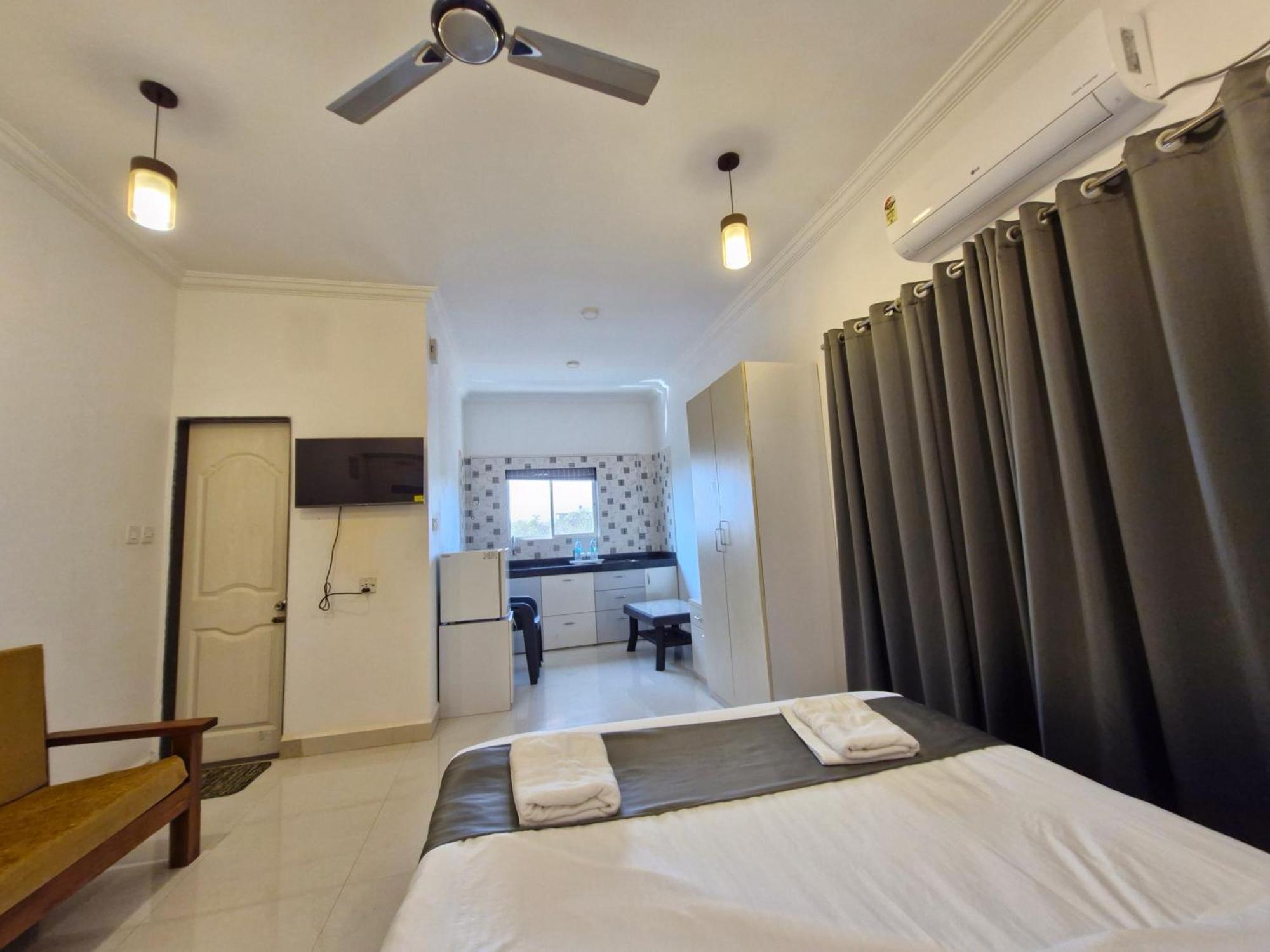Hotel Rsa Residency Pernem Buitenkant foto