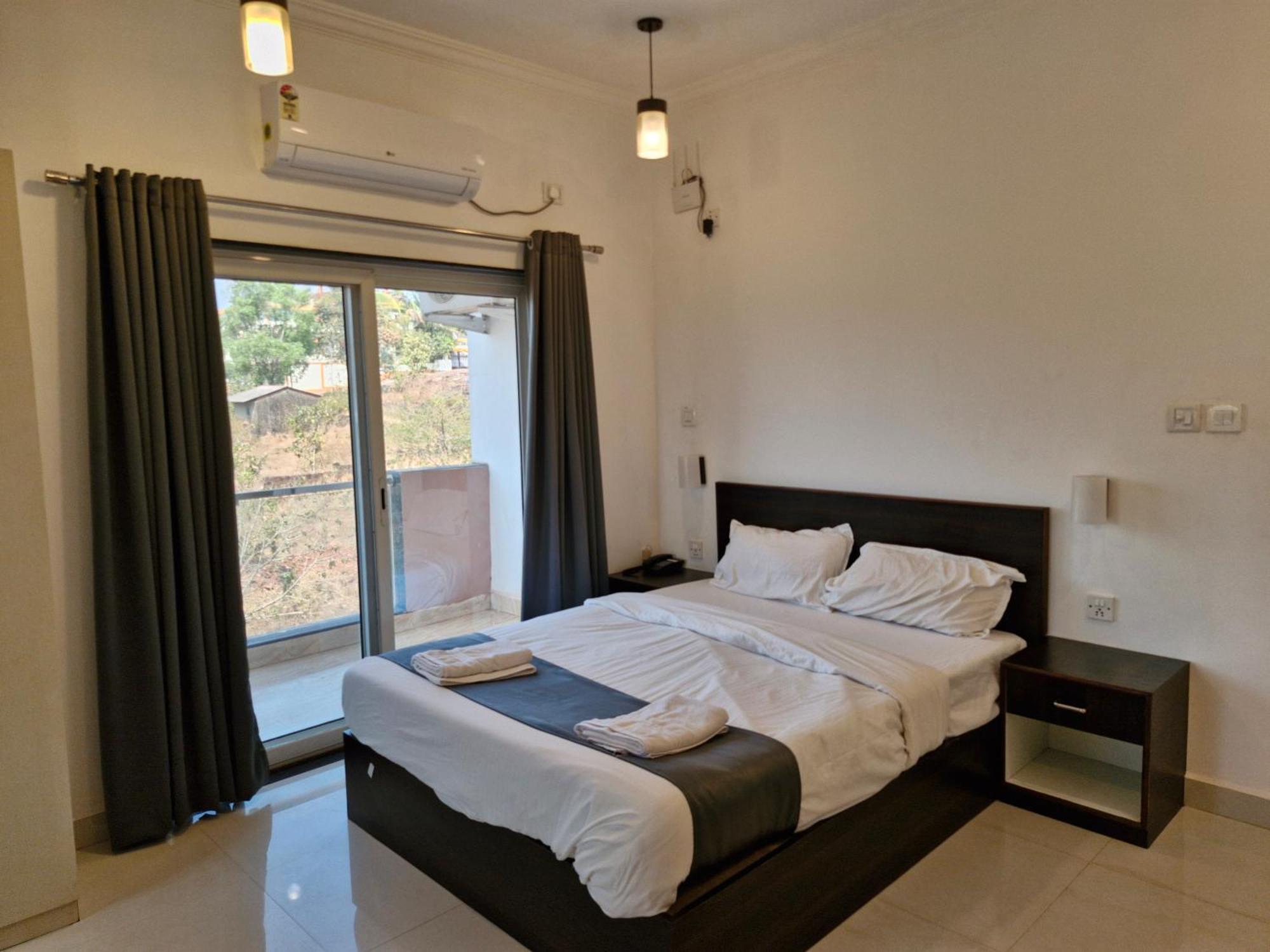 Hotel Rsa Residency Pernem Buitenkant foto